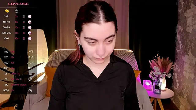 hannacheekss  online show from March 10, 2:05 am