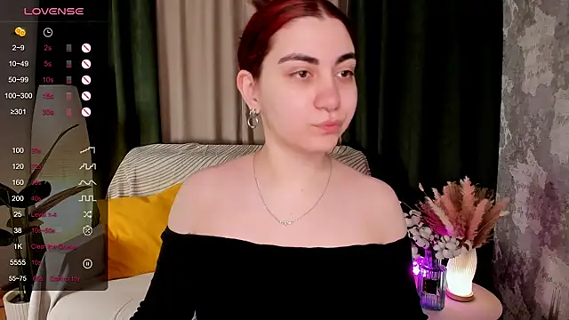 hannacheekss  online show from April 22, 2:03 am