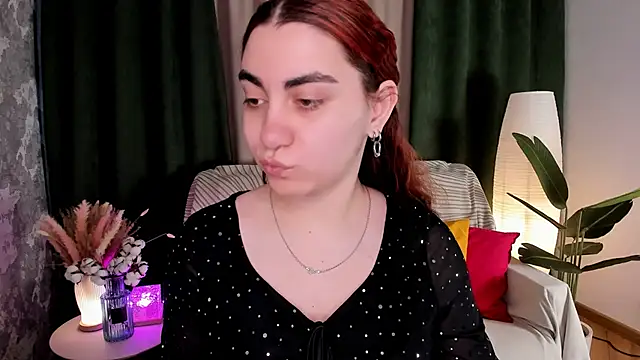 Snapshot of hannacheekss_ chatting on May 28, 2:09 am hannacheekss online show from May 28, 2:09 am
