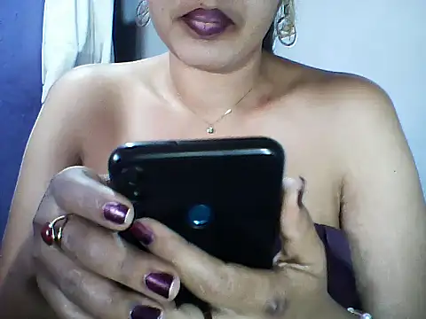 Snapshot of layanah12 chatting on October 12, 6:56 am layanah12 online show from October 12, 6:56 am
