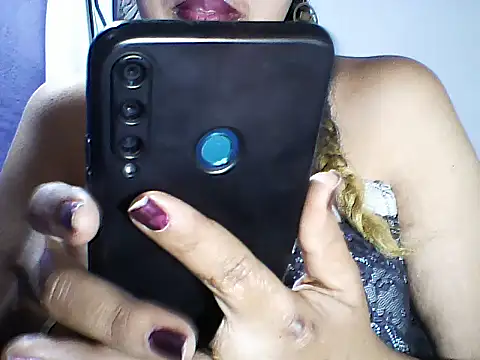 Snapshot of layanah12 chatting on October 14, 6:31 pm layanah12 online show from October 14, 6:31 pm