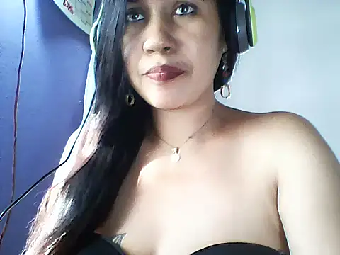 layanah12 online show from April 10, 12:21 pm