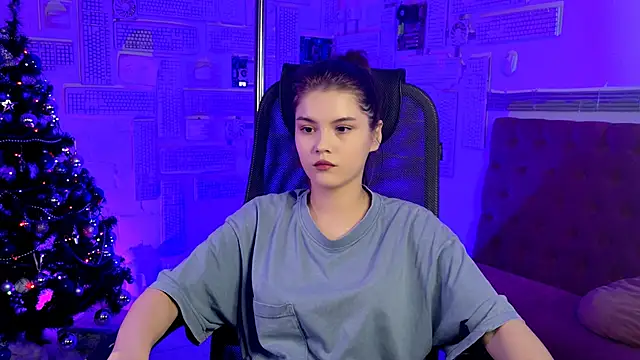 EvaThopson online show from December 12, 8:03 am