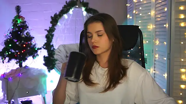 EvaThopson online show from December 27, 3:15 pm