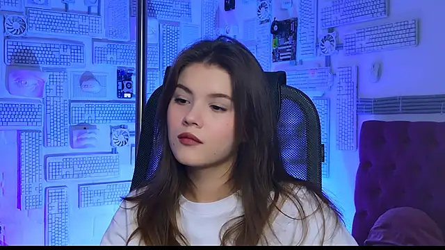 EvaThopson online show from January 5, 10:10 am