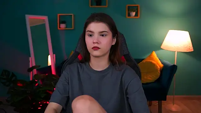 EvaThopson online show from January 24, 12:10 pm