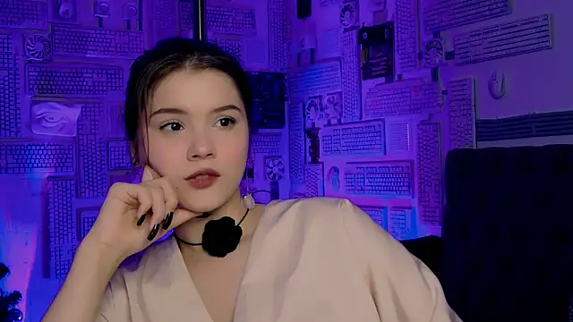 EvaThopson online show from February 1, 3:07 pm