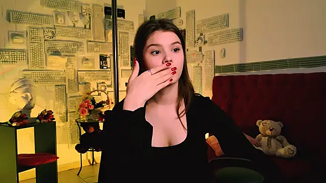 EvaThopson online show from March 21, 3:35 pm