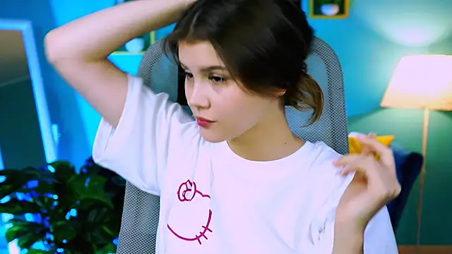 EvaThopson online show from October 14, 12:06 pm