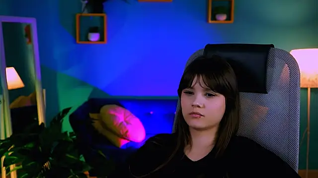 EvaThopson online show from April 23, 12:29 pm