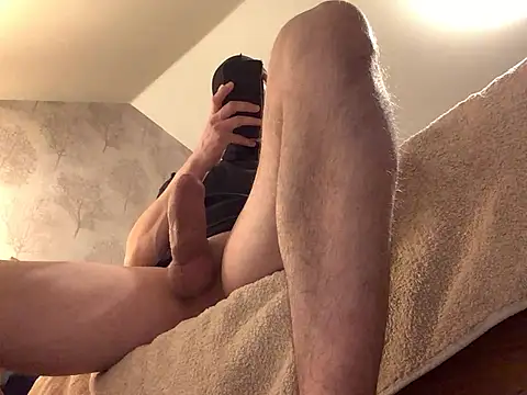 Snapshot of girth-master chatting on February 12, 8:50 pm girth-master online show from February 12, 8:50 pm