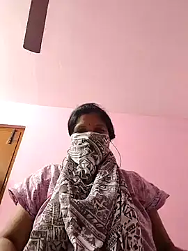 Snapshot of Lilly-queen chatting on January 21, 7:17 pm Lilly-queen online show from January 21, 7:17 pm