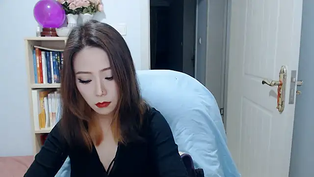 Snapshot of SuSushi728 chatting on April 25, 3:42 pm SuSushi728 online show from April 25, 3:42 pm
