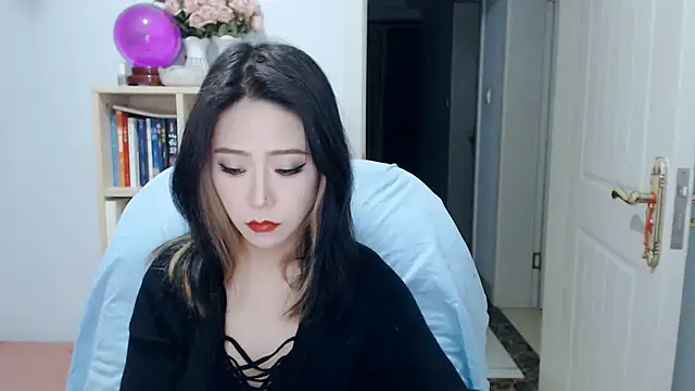 Snapshot of SuSushi728 chatting on May 1, 3:49 pm SuSushi728 online show from May 1, 3:49 pm