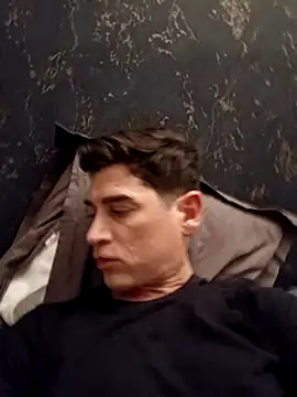 Snapshot of ElyasMatt chatting on January 20, 5:06 pm ElyasMatt online show from January 20, 5:06 pm