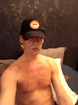 Snapshot of ElyasMatt chatting on February 5, 6:59 pm ElyasMatt online show from February 5, 6:59 pm