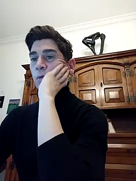 Snapshot of ElyasMatt chatting on February 22, 4:40 pm ElyasMatt online show from February 22, 4:40 pm