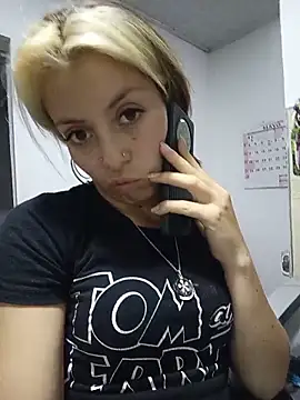 Snapshot of Tefannyy_ chatting on May 13, 10:49 pm Tefannyy online show from May 13, 10:49 pm