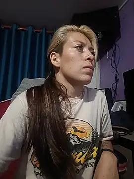 Snapshot of Tefannyy_ chatting on May 21, 5:14 am Tefannyy online show from May 21, 5:14 am