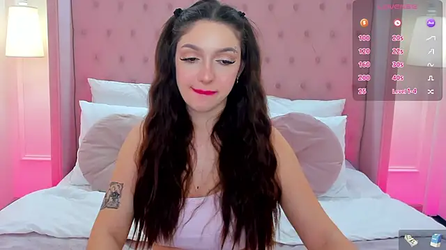 GiaCale online show from March 2, 11:42 pm