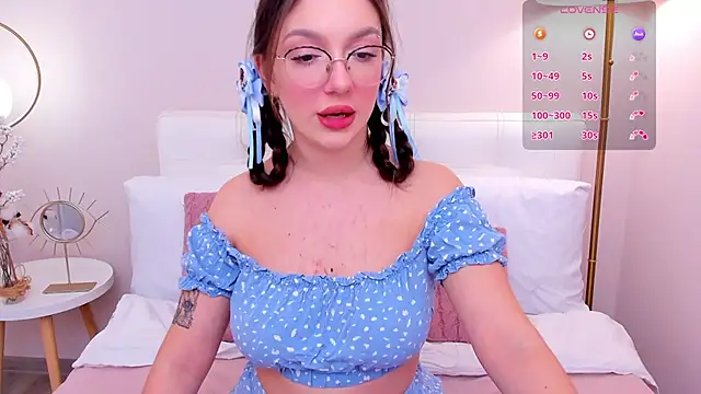 GiaCale online show from March 4, 11:40 am