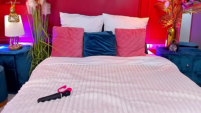 GiaCale online show from October 5, 5:17 am