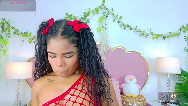 NahiaraReina online show from October 16, 1:56 pm