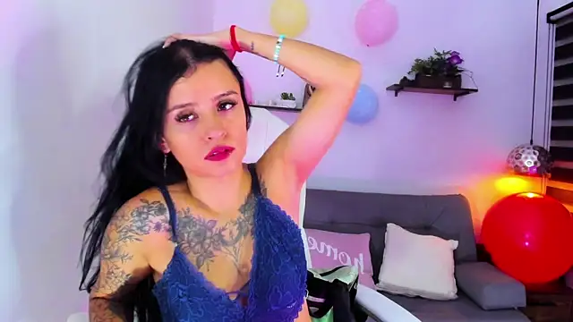 yenny garcia online show from October 24, 4:36 pm