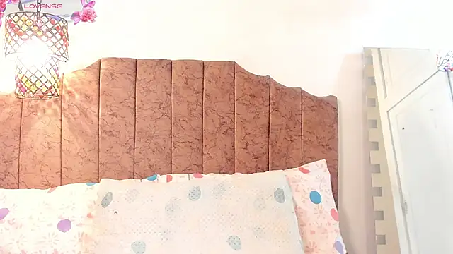 Snapshot of Mindy_sweety chatting on February 22, 1:24 pm Mindy sweety online show from February 22, 1:24 pm