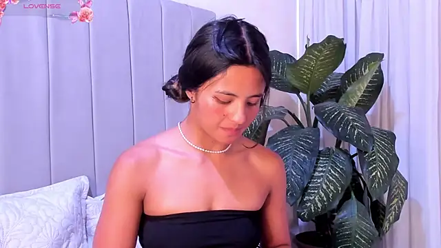 Snapshot of Mindy_sweety chatting on March 3, 4:24 pm Mindy sweety online show from March 3, 4:24 pm