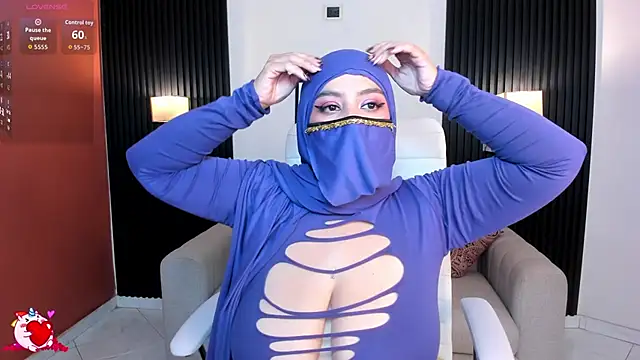 cloe sirena online show from October 14, 2:40 pm