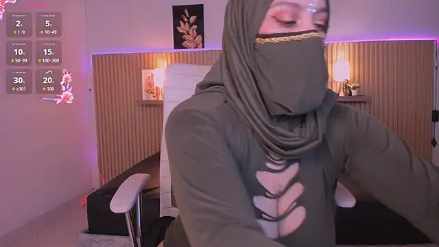 cloe sirena online show from April 17, 2:20 pm