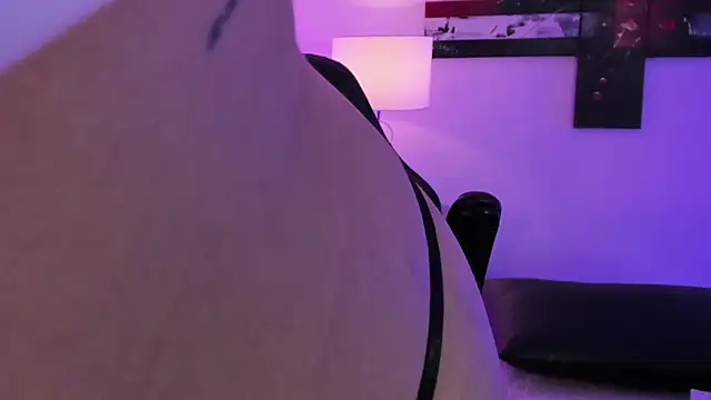 AnnikaMerliahh  online show from February 19, 3:27 pm