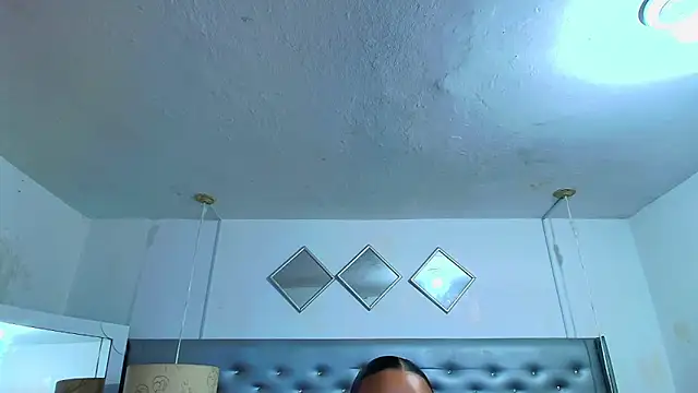 EileenBenzon online show from March 20, 3:17 pm