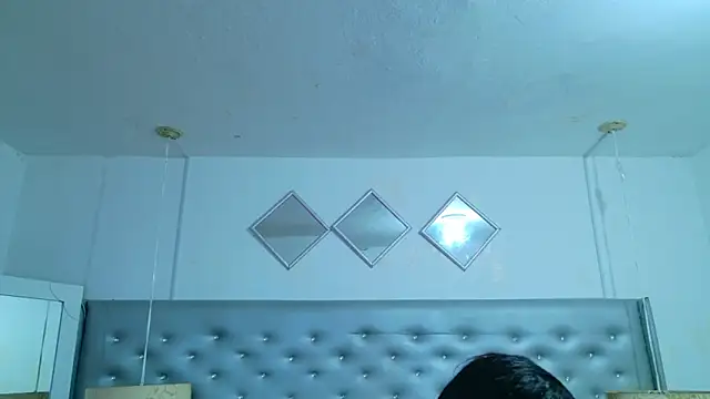 EileenBenzon online show from April 21, 2:12 pm