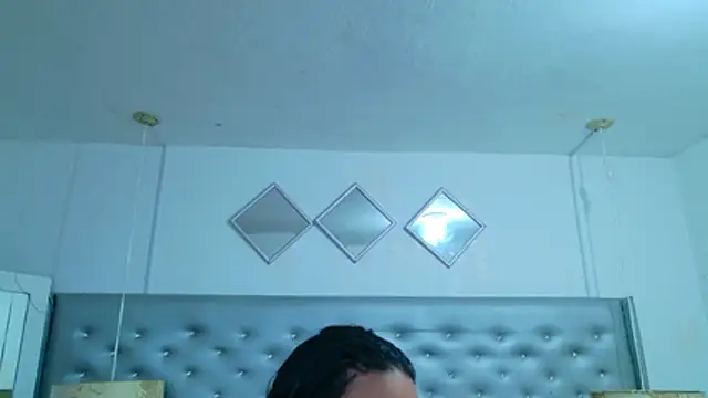 EileenBenzon online show from April 22, 12:28 pm