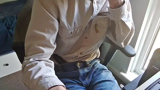 an4y8ot online show from April 24, 8:17 am