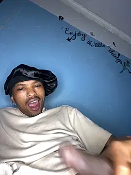 Snapshot of BlueIceCube chatting on December 22, 11:20 pm BlueIceCube online show from December 22, 11:20 pm