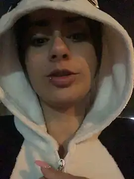 Snapshot of jinx_dh chatting on March 10, 1:23 am jinx dh online show from March 10, 1:23 am