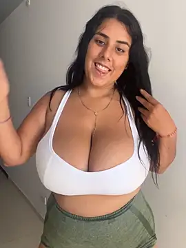 andreinabigtits online show from February 11, 7:16 pm