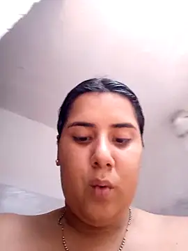 andreinabigtits online show from September 21, 5:03 pm