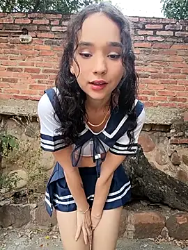 sweet outdoor charm online show from March 22, 8:01 pm