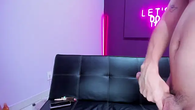 Snapshot of DIRTY_TEAM_XXX chatting on February 6, 8:07 am DIRTY TEAM XXX online show from February 6, 8:07 am