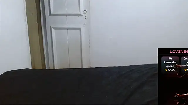 Snapshot of cherrydelioncourt chatting on January 5, 6:46 am cherrydelioncourt online show from January 5, 6:46 am