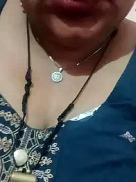 Snapshot of seemi_bhabhi chatting on March 5, 1:52 am seemi bhabhi online show from March 5, 1:52 am