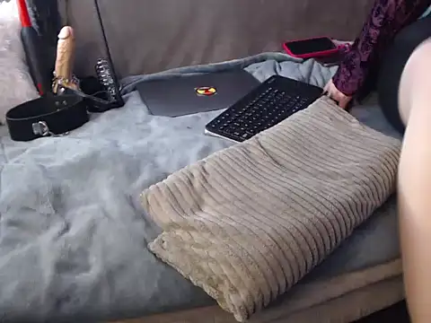 Snapshot of GoddessMonicaNylon chatting on March 12, 11:00 pm GoddessMonicaNylon online show from March 12, 11:00 pm