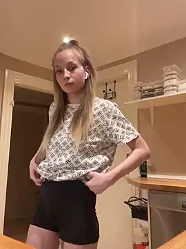 Hr Frk Olsen online show from March 11, 7:14 pm