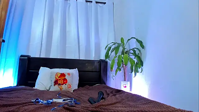 lanaa paul1 online show from December 5, 4:01 pm