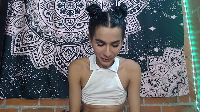 Snapshot of liissa_0 chatting on October 9, 12:08 am liissa 0 online show from October 9, 12:08 am