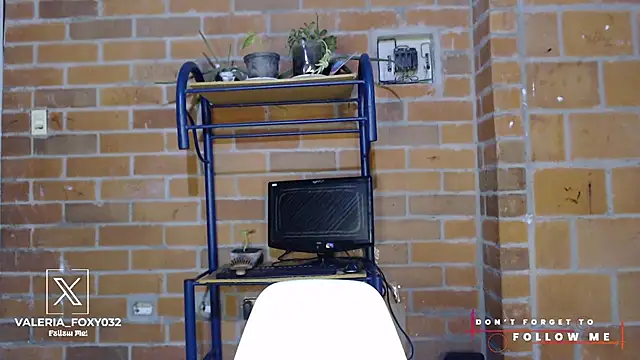 Snapshot of liissa_0 chatting on October 16, 5:52 am liissa 0 online show from October 16, 5:52 am